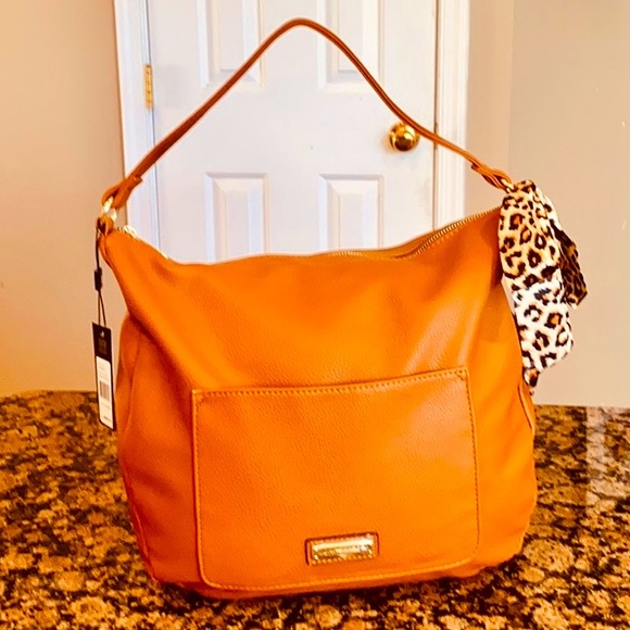 Gorgeous London Fog Hobo hand bag. - Picture 8 of 8